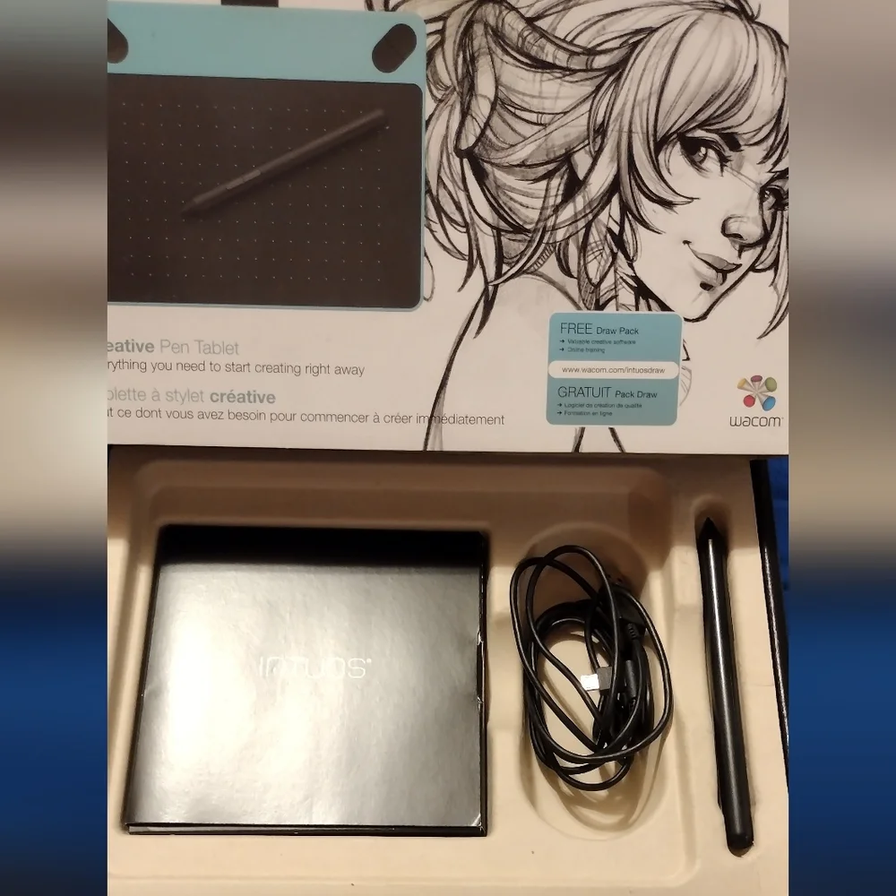Intuos Draw Pen Tablet - Black and Blue